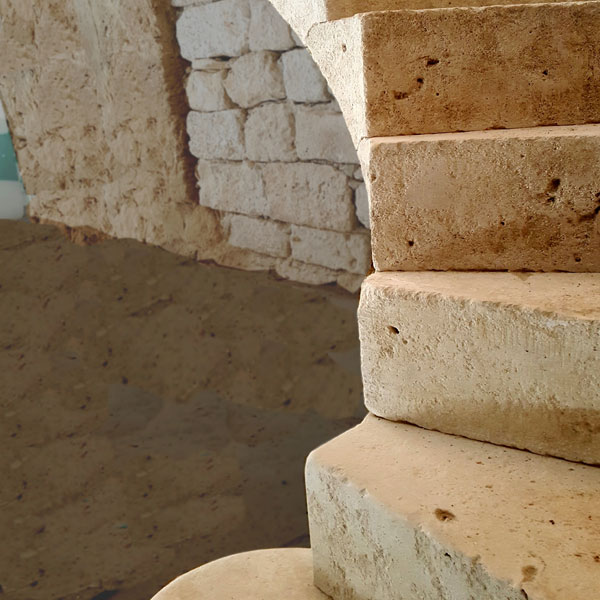 escalier en pierre de taille marches massives sur mesure colimaçon hélicoïdal calcaire