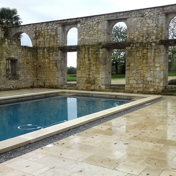 natural stone pool coping and paving