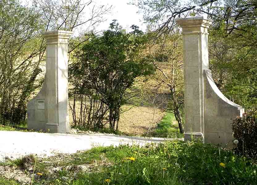 Piliers de portail en pierre