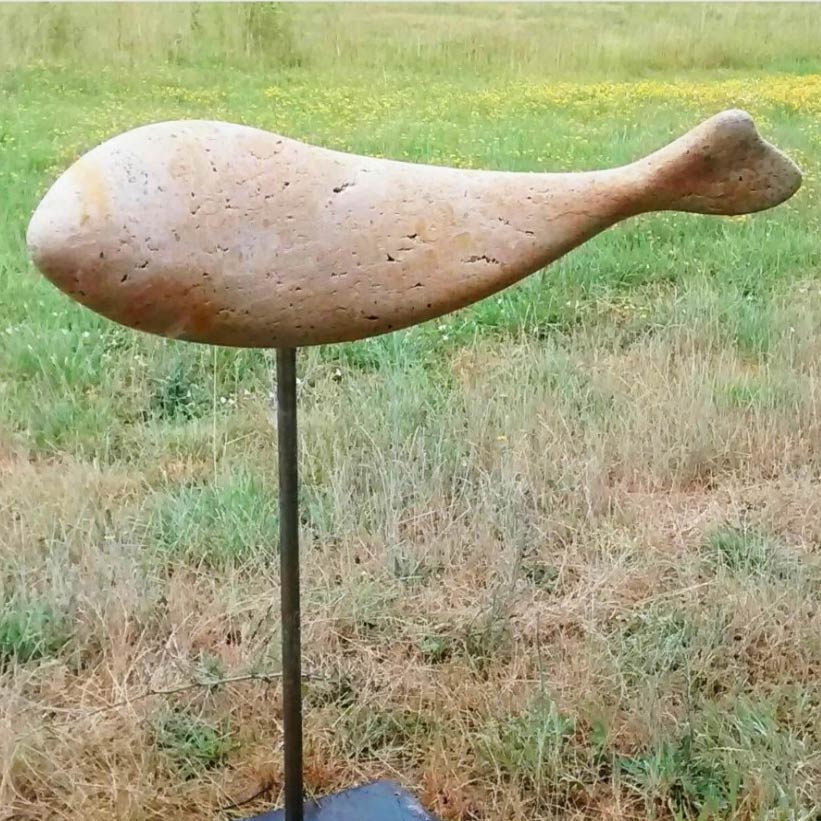 sculpture originale de poisson en pierre de taille